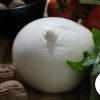 La mozzarella di bufala fa parte della storia e delle tradizioni della regione Campania da centinaia di anni. Battipaglia è fra i centri di produzione più importanti