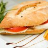 Il classico panino con la mozzarella: il panino con l'insalata caprese