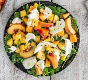 insalata mozzarella e frutta